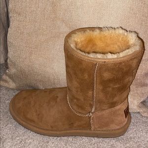L.L bean boots, with fur on the inside